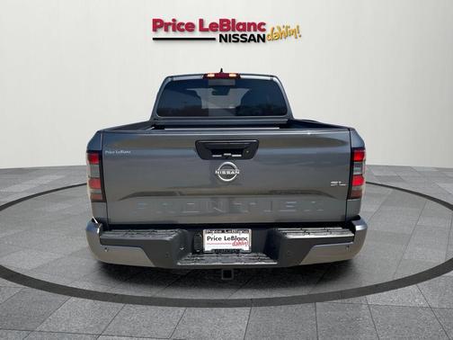 2025 Nissan Frontier SL