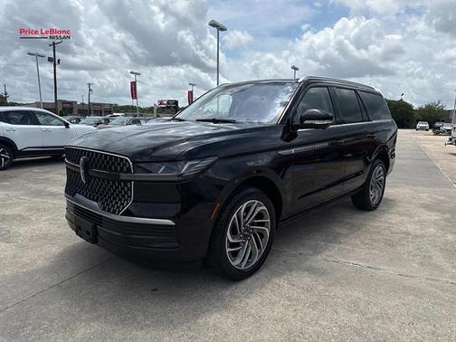 Infinite Black Metallic 2025 Lincoln Navigator Reserve