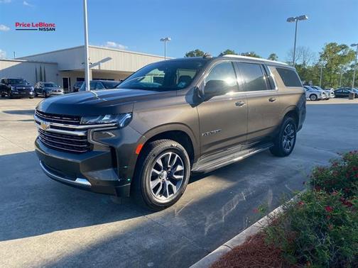 Graywood Metallic 2021 Chevrolet Suburban LT