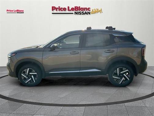 Canyon Bronze M 2026 Nissan Kicks SV