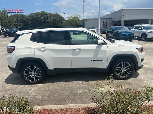 White Clearcoat 2019 Jeep Compass Latitude