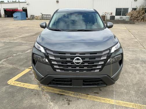 Gun Metallic 2026 Nissan Rogue SV