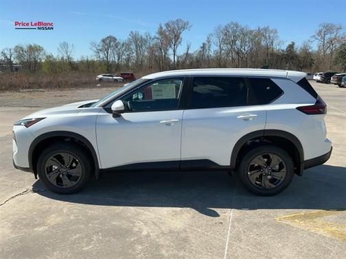 Everest White P 2026 Nissan Rogue SV