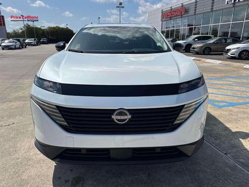 Everest White 2025 Nissan Murano SL