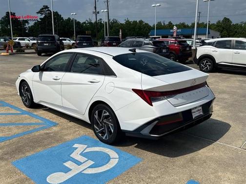 Serenity White Pearl 2025 Hyundai ELANTRA SEL Convenience