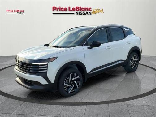 2t Wht Blk Roof 2026 Nissan Kicks SV