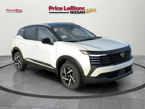 2t Wht Blk Roof 2026 Nissan Kicks SV