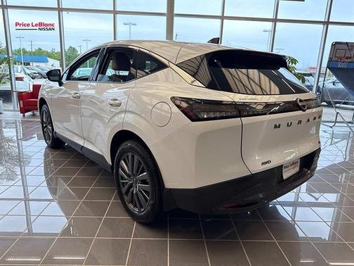Everest White P 2026 Nissan Murano SL