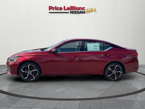 2025 Nissan Altima SR
