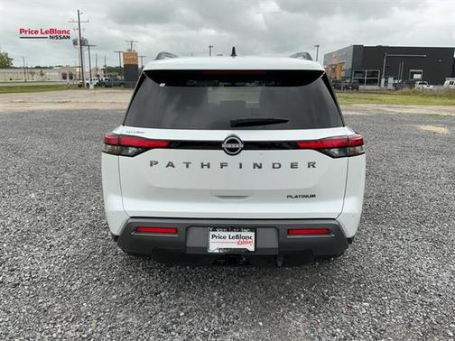 Everest White P 2026 Nissan Pathfinder Platinum