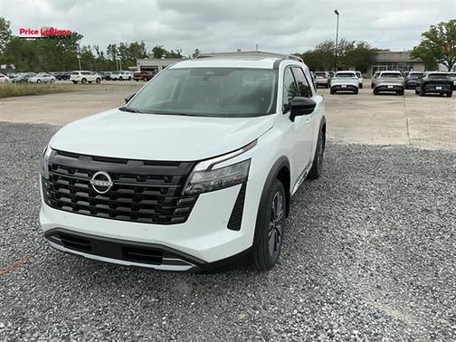 Everest White P 2026 Nissan Pathfinder Platinum