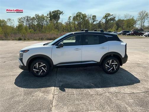 2t Wht Blk Roof 2026 Nissan Kicks SV