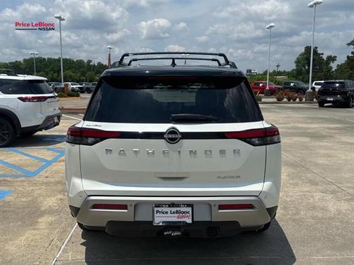 White 2024 Nissan Pathfinder Platinum