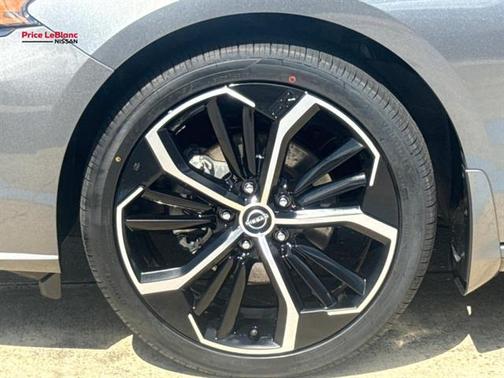 Gun Metallic 2023 Nissan Altima 2.5 SR