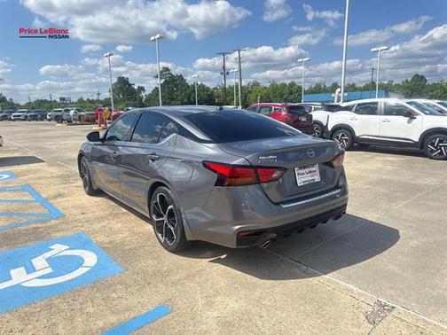 Gun Metallic 2023 Nissan Altima 2.5 SR