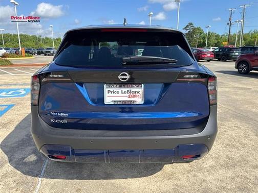 2t Blu Gry Roof 2025 Nissan Kicks SV
