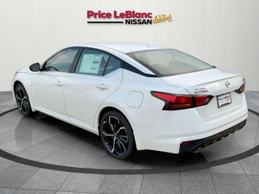2025 Nissan Altima SR