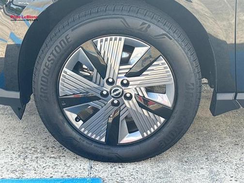 Super Black 2025 Nissan Murano SL