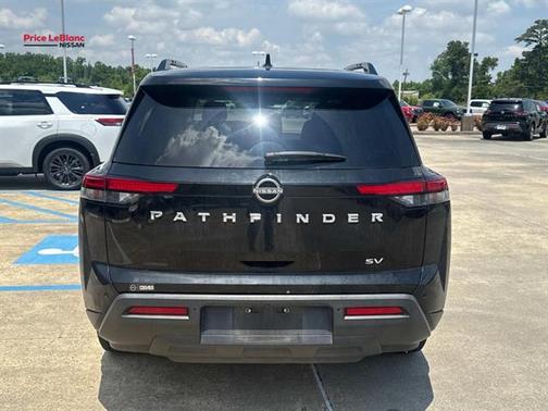 Black 2023 Nissan Pathfinder SV