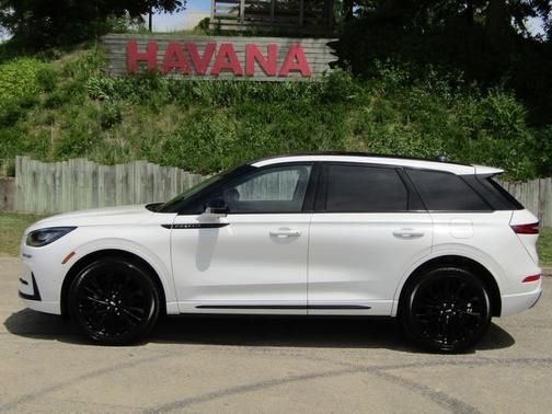 Pristine White Metallic Tri-Coat 2023 Lincoln Corsair Standard