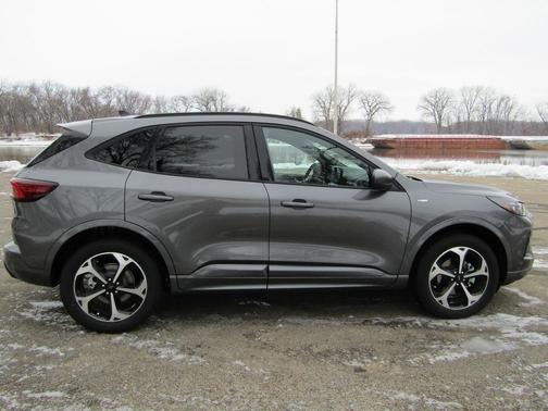 2025 Ford Escape ST-Line Elite