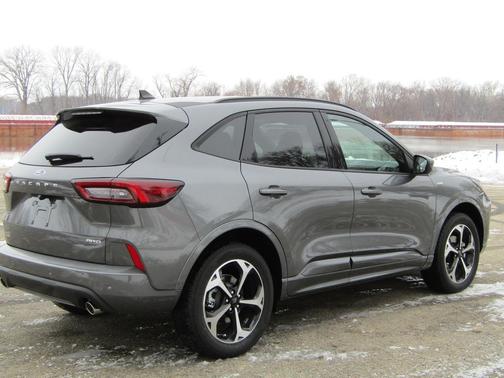 2025 Ford Escape ST-Line Elite