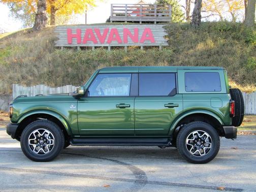 2025 Ford Bronco Outer Banks