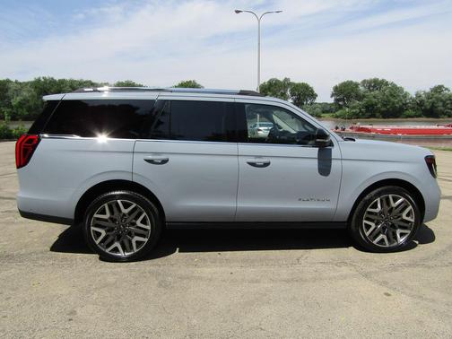 Gray 2025 Ford Expedition Platinum