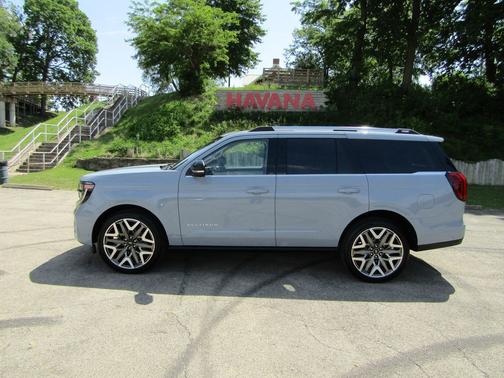 Gray 2025 Ford Expedition Platinum