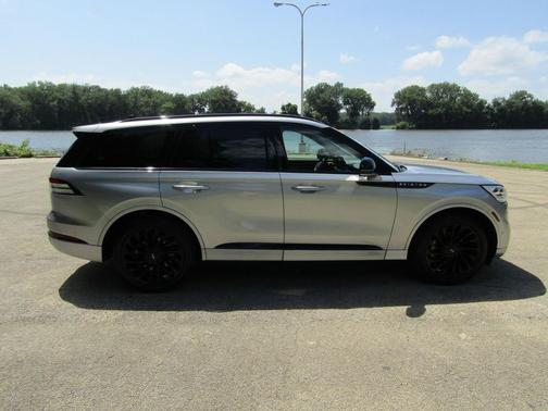 Silver Radiance Metallic Clearcoat 2022 Lincoln Aviator Reserve AWD