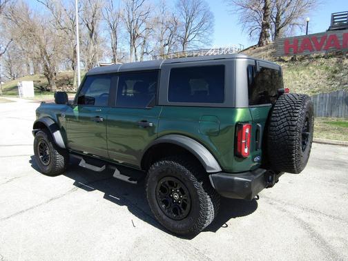 Eruption Green Metallic 2023 Ford Bronco Wildtrak