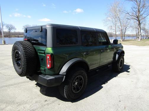 Eruption Green Metallic 2023 Ford Bronco Wildtrak