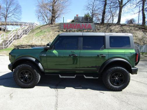 Eruption Green Metallic 2023 Ford Bronco Wildtrak