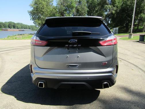 2022 Ford Edge ST