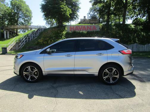 2022 Ford Edge ST