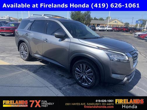 2022 Nissan Pathfinder SL 4WD