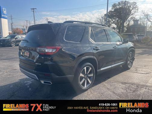 2025 Honda Pilot Touring 8-Passenger