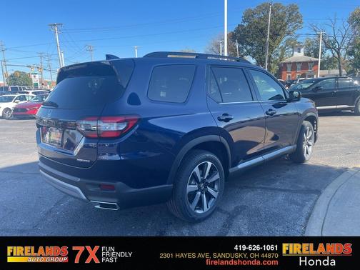 2025 Honda Pilot Touring 8-Passenger