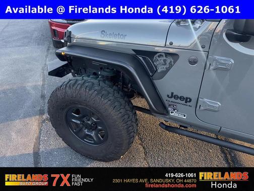 2023 Jeep Gladiator Sport