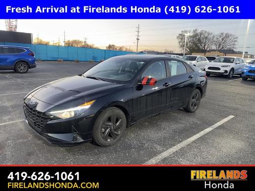 2022 Hyundai ELANTRA SEL