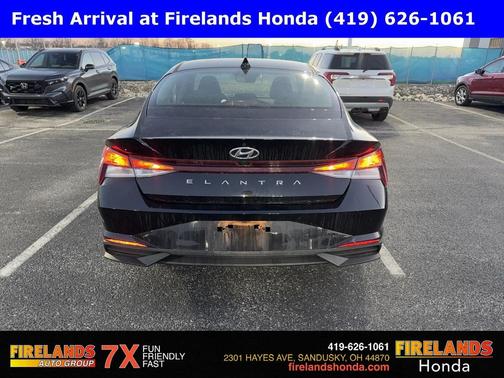 2022 Hyundai ELANTRA SEL