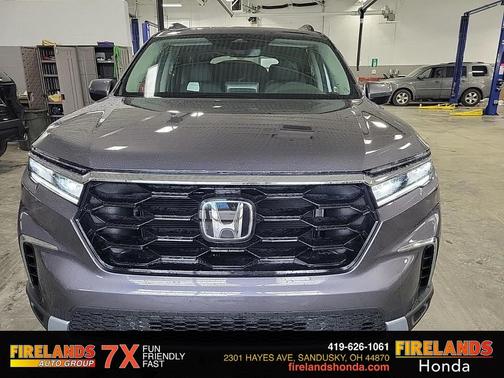 2025 Honda Pilot Touring 8-Passenger