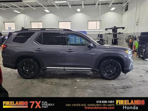 2025 Honda Pilot Touring 8-Passenger