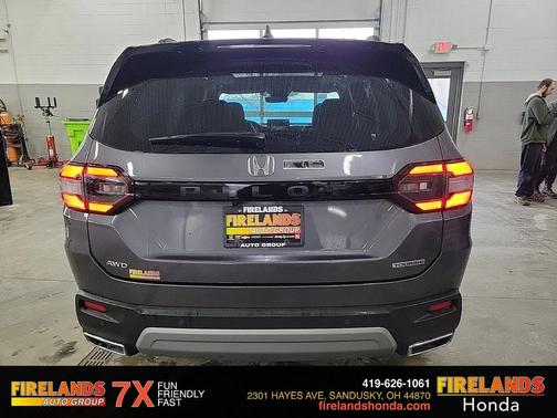 2025 Honda Pilot Touring 8-Passenger