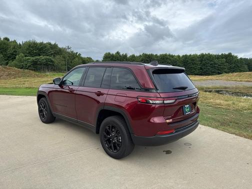 2024 Jeep Grand Cherokee Altitude