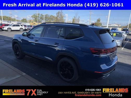 2025 Volkswagen Atlas 2.0T SE w/Technology