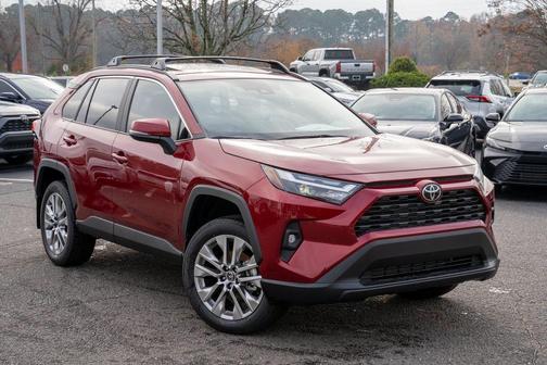 2025 Toyota RAV4 XLE Premium
