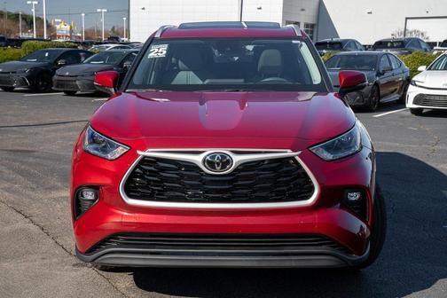 2025 Toyota Highlander Hybrid XLE