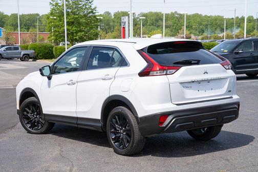 2024 Mitsubishi Eclipse Cross LE
