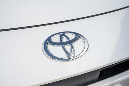 2023 Toyota Prius LE